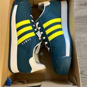 ADIDAS Samoa J Sneakers Size 5 Boys